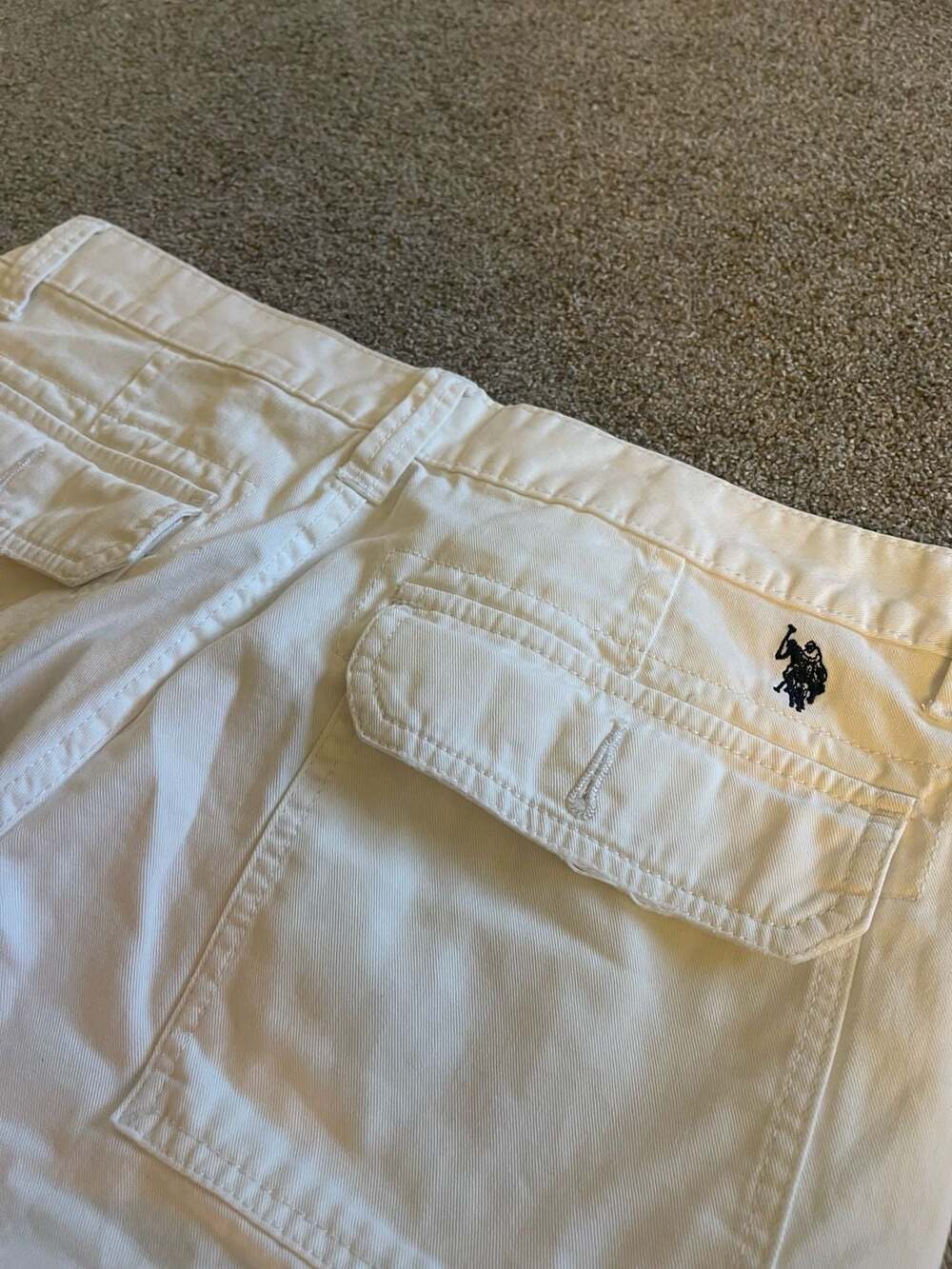 U.S. Polo Assn. men's cream cargo shorts W36 polo rider logo